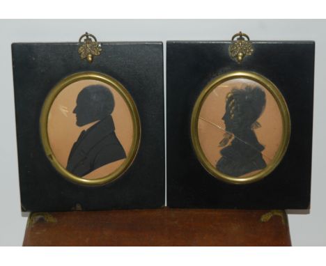 Two silhouettes, the images 8 x 7cm and brass bound box and Robert Burns print key (4)