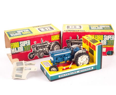 Britains 9527 Super Major 5000 Tractor (2), F in F boxes (2) inner good though slightly crushed, outer missing 1 end flap, ge