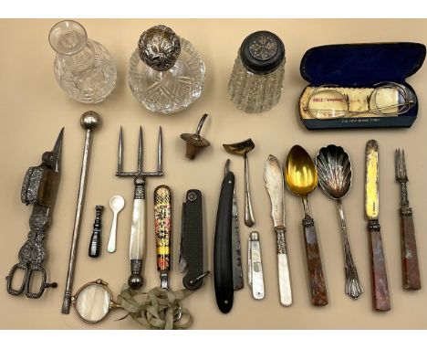 A William IV silver gilt three-piece dessert set, canted rectangular agate handles, the knife 18cm long overall, Birmingham 1
