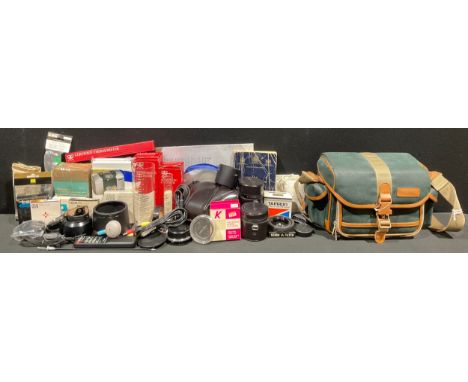 Camera Accessories - a Pangor automatic extension tube set, for Minolta SRT - 101, boxed; a Minolta 55mm 1A filter, boxed; a 