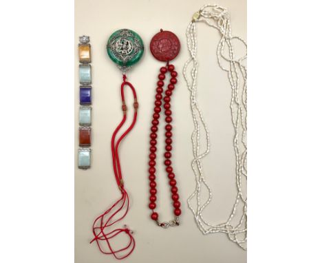 A selection of Chinese jewellery, to include a "925" silver multi-coloured jadeite bracelet, a green hardstone dragon motif p