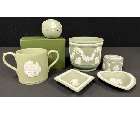 A Wedgwood green Jasper two handled loving cup, Harrods Knightsbridge, 1999 Celebrating 150 Years, 9cm, impressed mark; other