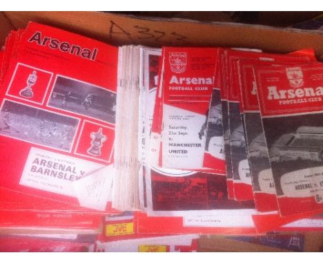 FOOTBALL, Arsenal, home programmes, 1960s-1980s, FR to EX, 300*