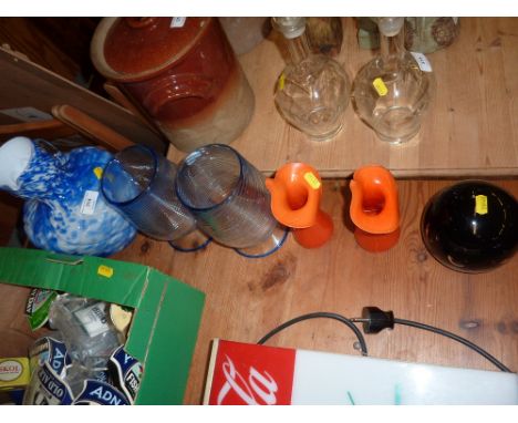 Six items of coloured glassware 