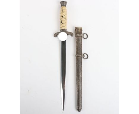 Rare WW2 German Army / 1st Pattern Railways Officers Dagger by Robert Klaas with Painted Black Grip, fine example of a standa