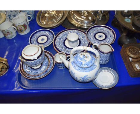 Mixed Lot: Blue and white ceramics and others to include a range of various Worcester blue, white and gilt decorated tea ware