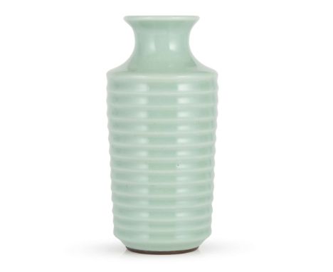 CHINESE CELADON-GLAZED ‘RIBBED’ VASE QIANLONG MARK 乾隆款 粉青釉弦紋瓶of cylindrical form with raised ribs on the body, waisted neck 