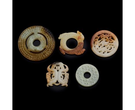  [PRIVATE ENGLISH COLLECTION, ENGLAND] GROUP OF FIVE CHINESE JADE PENDANTS  各式玉珮（共五件）comprising: one white jade with yellow i