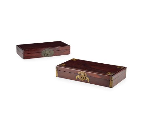  TWO CHINESE HONGMU RECTANGULAR BOXES LATE QING DYNASTY TO REPUBLIC PERIOD, 19TH-20TH CENTURY 清末民初 紅木嵌銅長方蓋盒（共兩件）each of plain