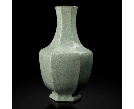  LARGE CHINESE GE-TYPE CRACKLE-GLAZED HEXAGONAL VASE QIANLONG MARK AND POSSIBLY OF THE PERIOD 乾隆款或到代 仿哥釉六稜瓶of hexagonal secti