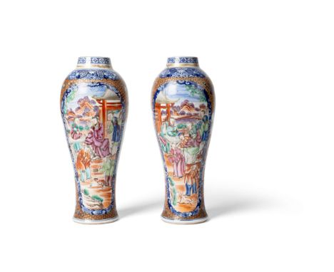  PAIR OF CHINESE FAMILLE ROSE WITH UNDERGLAZE BLUE BALUSTER VASES QING DYNASTY, QIANLONG PERIOD 清乾隆 青花加彩開光人物圖瓶（一對）each painte