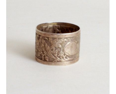 A Victorian silver napkin ring, by Frederick Elkington, Birmingham 1888, decorated with Yorkshire roses and vine, 1oz