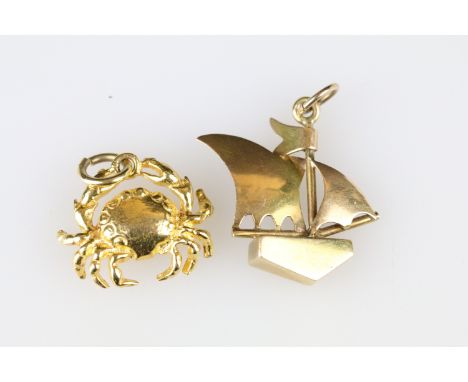 9ct gold hallmarked crab pendant (hallmarked Birmingham 1972), hallmarked M initial pendant (Sheffield 1980) and a yellow met