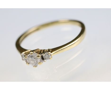 Diamond 18ct yellow gold three stone ring, three graudated round brilliant cut diamonds, total stated diamond weight 0.25 car