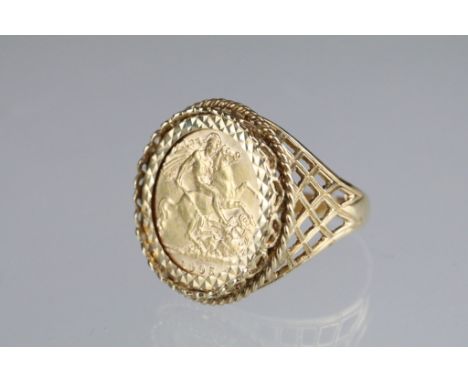 Half sovereign coin 9ct yellow gold ring, Edward VII 1905, 9ct gold mount, ring size S½ 