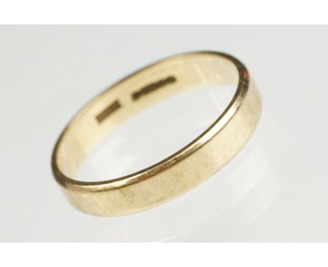 9ct yellow gold wedding band, plain polished, width approx 4mm, ring size U 