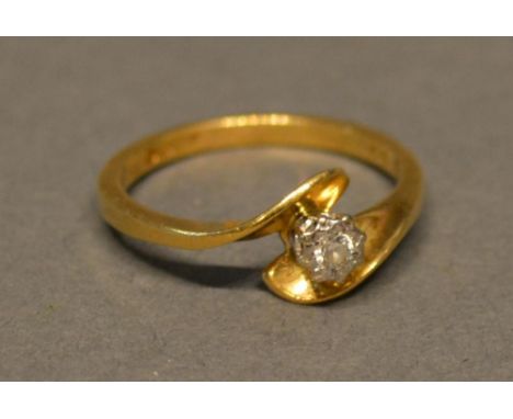 An 18ct. Yellow Gold Solitaire Diamond Ring 