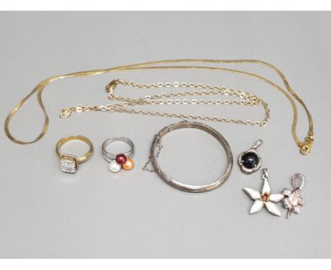Silver jewellery to include gilt two chains, rings, bangle and pendants