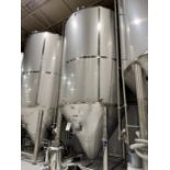 2021 QTS 200 BBL Jacketed Fermentation Tank (7,800 Gal Max Cap), S/N: 14944-200-FV | Rig Fee $2500