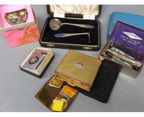 Mixed Lot: silver plated boxed child's pusher and spoon, boxed table lighter, Gillette boxed razor, modern Oriental boxed tea