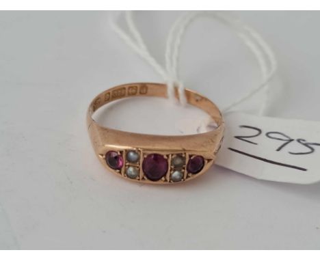 A amethyst and seed pearl ring B'ham 1900 9ct size S 1/2 - 2 gms 