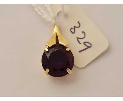 An amethyst and 14ct gold pendant 2.5g inc