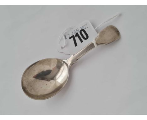 A Georgian fiddle pattern plain caddy spoon, London 1823 by G.W