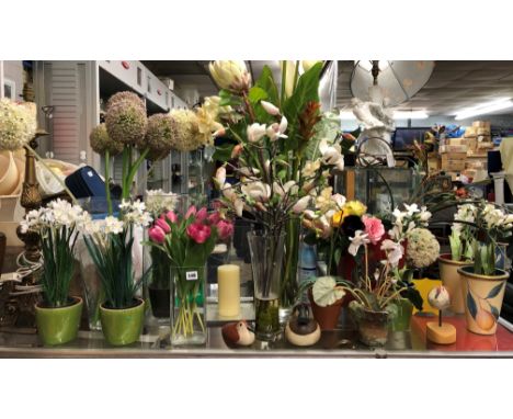 SELECTION OF ARTIFICIAL FLOWERS IN GLASS VASES AND CERAMIC POTS, ALONG WITH PAINTED DUCK DECOYS AND SHORE BIRD MODELS BY ROBE