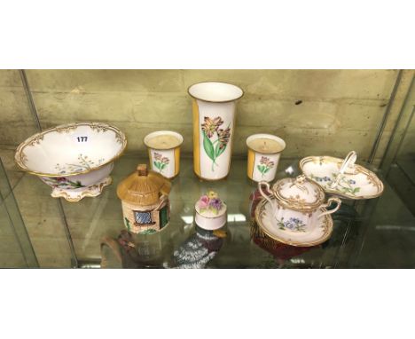 FOUR PIECES OF SPODE FINE BONE CHINA STAFFORD FLOWERS PATTERN AND FINE BONE CHINA NATIONAL TRUST PARROT TULIP CACHE POTS GARN