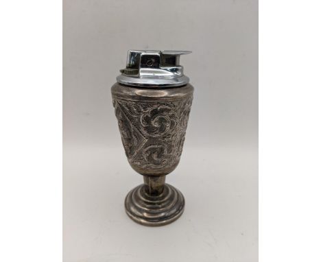 A sterling silver Ronson embossed Goblet desk table lighter.Location: 