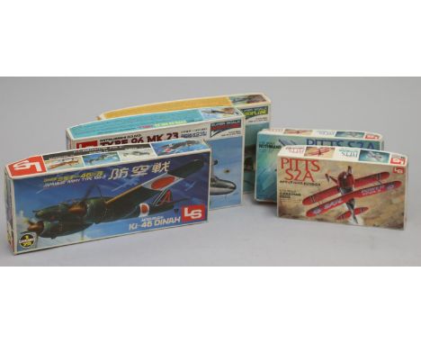 Five LS aircraft 1/72 model kits, to include :Pitts S2A RothmansPitts S2A Canadian RedsJapanese Army Type 100-3Mitsubishi G3 
