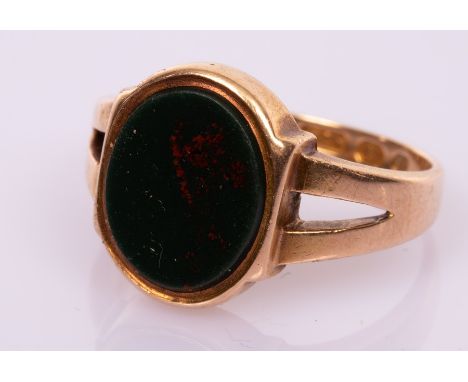 A gentleman's Edwardian bloodstone signet ring, set in 15ct rose gold, size P CONDITION REPORT: It is Edwardian, as catalogue