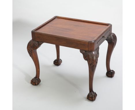 MAHOGANY OBLONG TRAY TOP OCCASIONAL TABLE OF CHIPPENDALE DESIGN
with two pull out slide to each end side, on cabriole legs, w