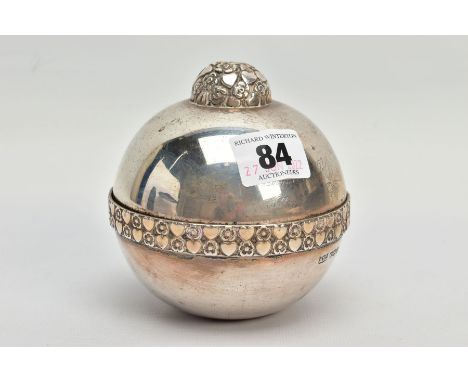 A COMMEMORATIVE SILVER ORB BOX, plain polished orb with flower and heart detailing round the rim, engraved 'Westminster Abbey