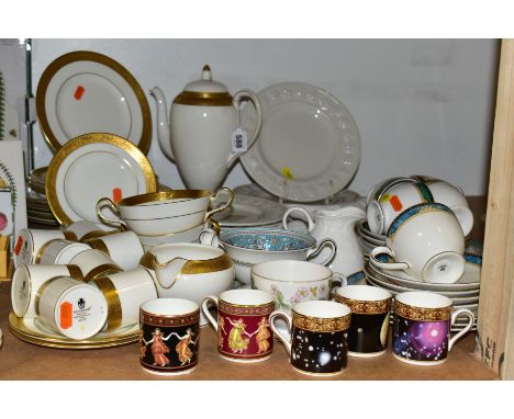 A TWENTY NINE PIECE WEDGWOOD ASCOT PART DINNER SERVICE WITH OTHER WEDGWOOD DINNER WARES ETC, the Ascot service comprising six