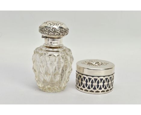AN EDWARDIAN SILVER AND GLASS SCENT BOTTLE, WITH A 1980S SILVER POT, the first hallmarked Birmingham 1901, estimated dimensio