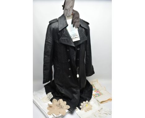 A VINTAGE MENS PIERRE CARDIN LEATHER COAT,  size 40 chest, approximate length 45 inches /  115cm, good overall condition asid
