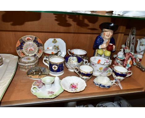 A GROUP Of 19TH AND 20TH CENTURY CERAMICS, including an early 19th century small blue and white moulded pottery vine leaf pic