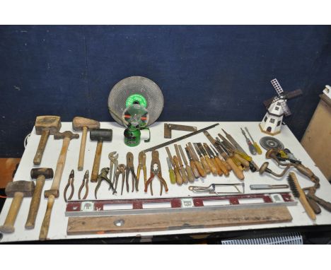 A BOX OF HAND TOOLS to include selection of chisels, snips, wood hammers, copper hammers, cutting discs spirit levels etc