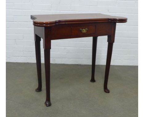 18th century mahogany card table, fold over top with a green baize lining and with outset rounded corners, with a single frie