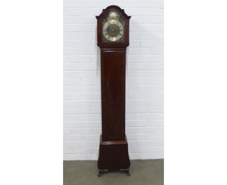 Mahogany grandmother clock, 30 x 157 x 22cm.