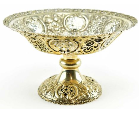 A Victorian hallmarked silver tazza. Hallmarked 1894 Sheffield. Sponsors mark for Atkin Brothers. Weight approx. 345g.Measurs