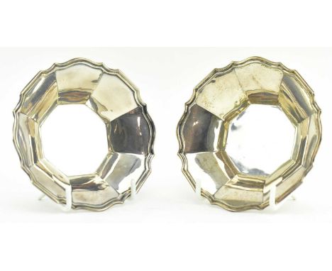 A pair of George V silver hallmarked dishes. Hallmarked 1931 Birmingham, sponsors mark believed Adie Bros Ltd. Total weight 8