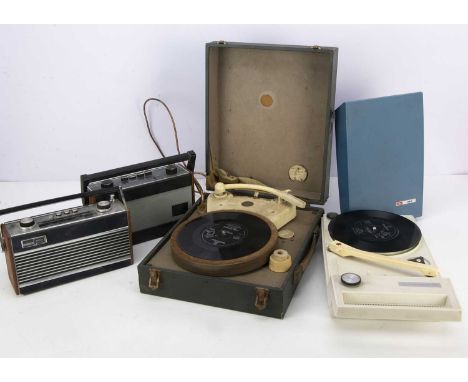 Record Players / Radios, two portable Record Players, Aiwa Transistorized Phonograph P-179 (good condition) and a Stella ST50