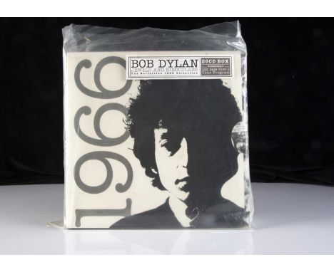 Bob Dylan Box Set, Jewels and Binoculars - 26 CD Box Set released 2000 on Vigotone(VT192-217) - with Book, Programme and in S