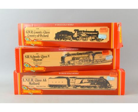 Hornby Railways OO Gauge scale-models, R.390, R.383, R.077, all boxed (3)