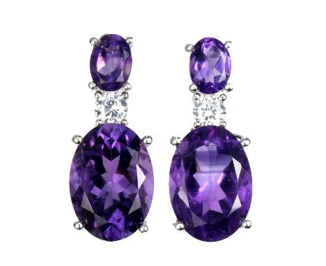 A pair of 925 silver drop earrings set with oval cut amethyst, L. 2.4cm.
