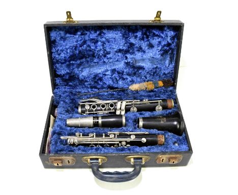 BUSSON, LONDON; a Westminster clarinet with nickel mount, cased.Qty: 1