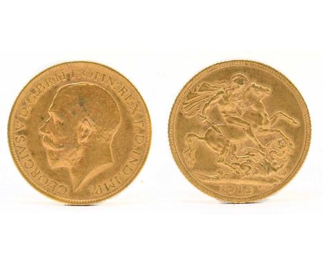 A George V full sovereign, 1912.Condition Report: Light wear and scratches but good condition.