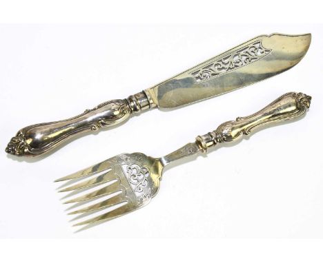 ALLEN &amp; DARWIN; a pair of Edward VII hallmarked silver fish servers with pierced and scrolling decoration, Sheffield 1901